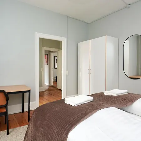 Spacious Scandinavian 3br In Vibrant Area