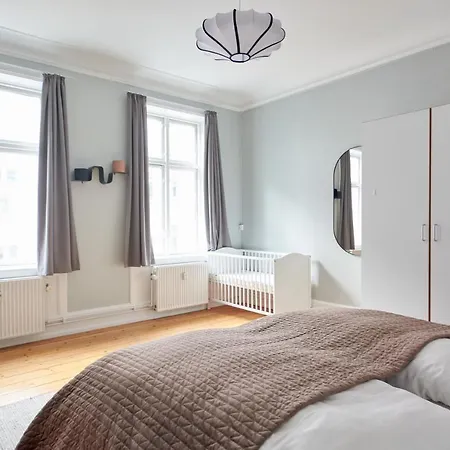 Apartment Spacious Scandinavian 3br In Vibrant Area