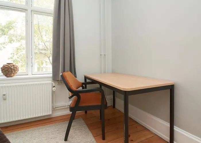 Lejlighed Spacious Scandinavian 3br In Vibrant Area