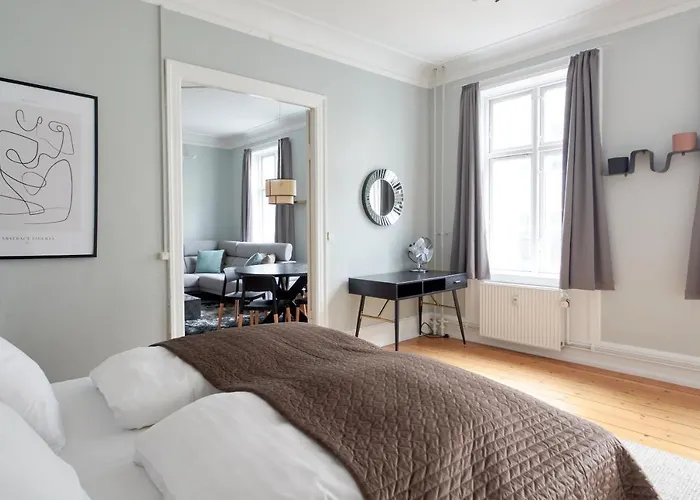 Spacious Scandinavian 3br In Vibrant Area Lejlighed