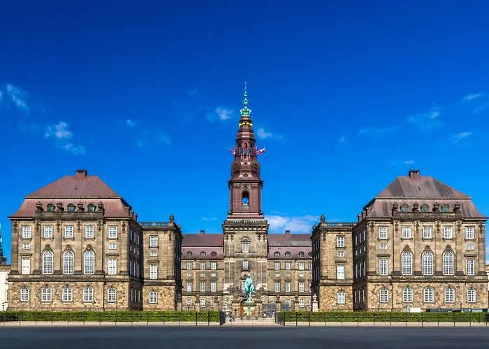 Spacious Scandinavian 3br In Vibrant Area Lejlighed