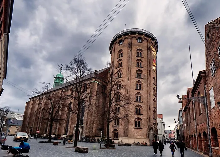 Spacious Scandinavian 3br In Vibrant Area