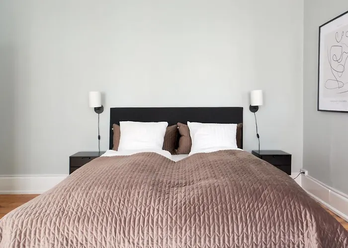 Spacious Scandinavian 3br In Vibrant Area Lejlighed